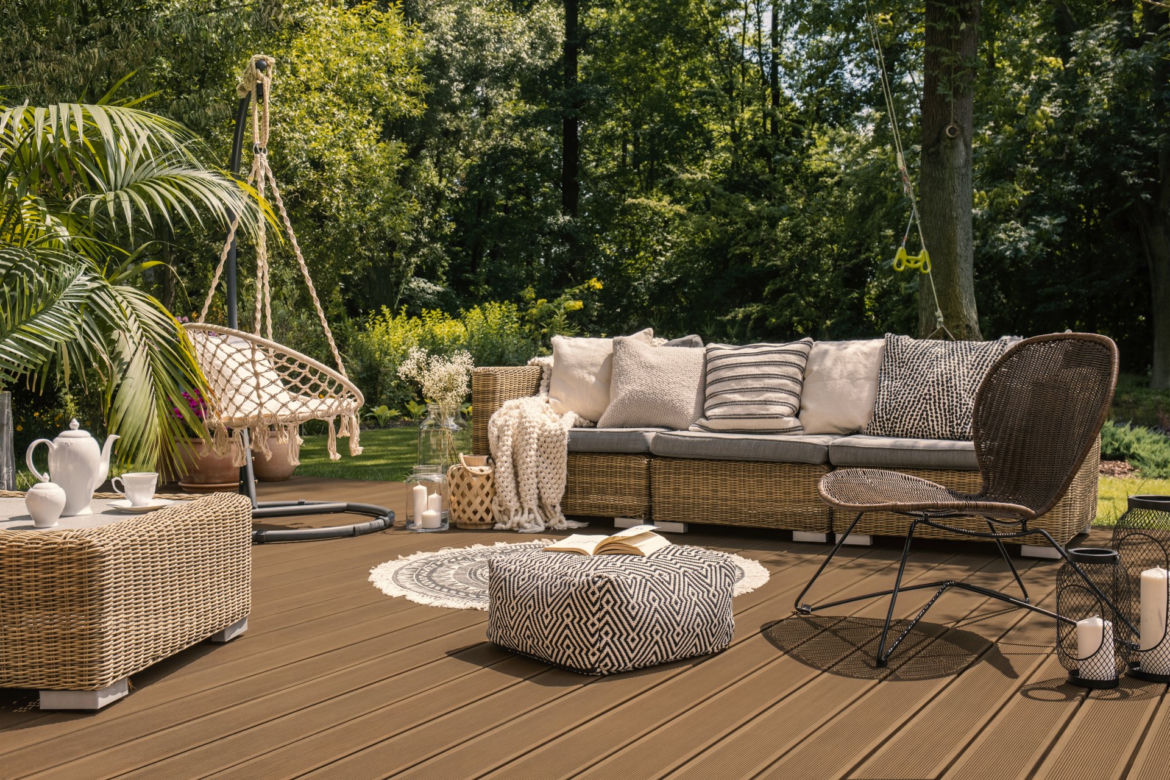 Taras i balkon w stylu boho – dobre akcenty