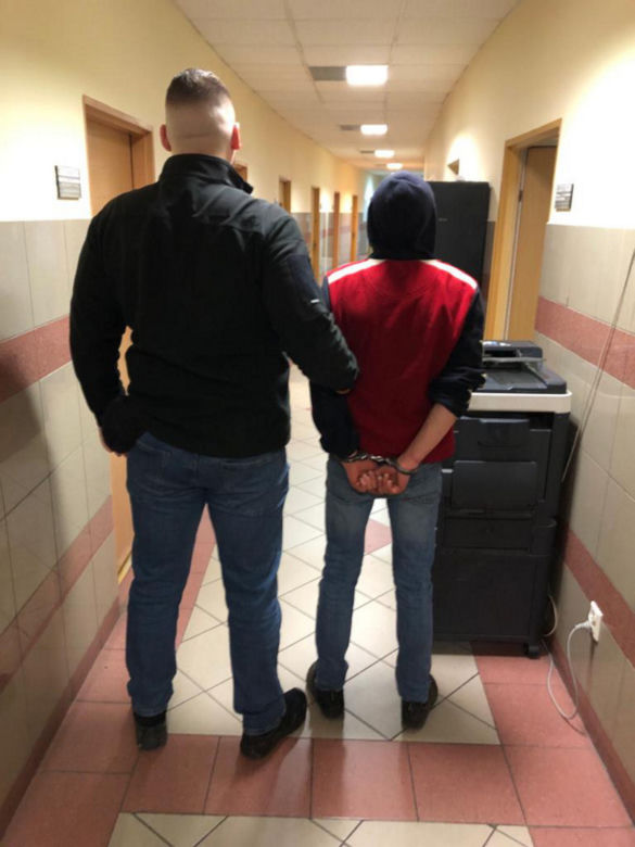 Paser wpadł na gorącym uczynku. Miał w domu arsenał, a narkotyki były dosłownie wszędzie
