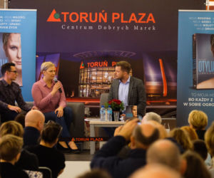 Otylia Jędrzejczak i Filip Chajzer w Toruniu. Tłumy na spotkaniu!