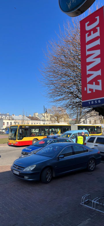 Tragedia w Górze Kalwarii. Nie żyje pasażerka autobusu