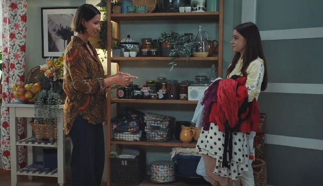 M jak miłość odc. 1889. Agnes (Amanda Mincewicz), Basia (Karina Woźniak)