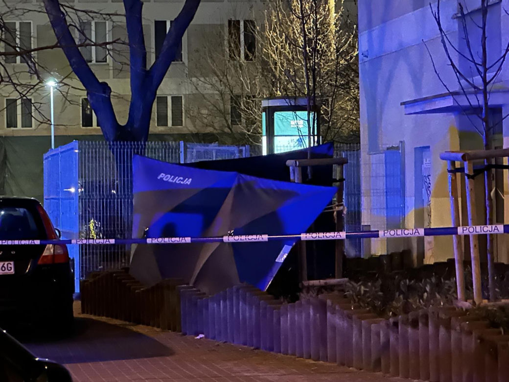 Osoba spadła z 11. piętra. 