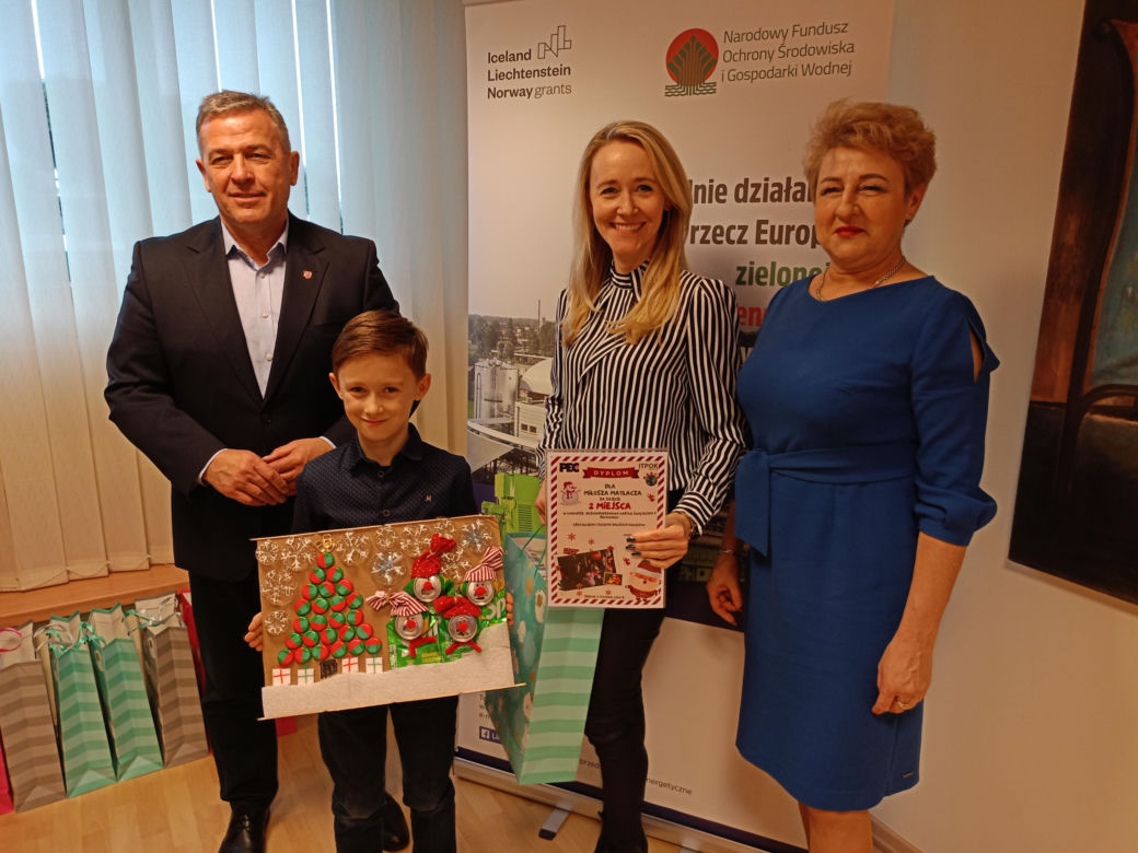 Podsumowanie konkursu na bożonarodzeniową kartkę świąteczną z recyklingu odbyło się w siedzibie Przedsiębiorstwa Energetycznego w Siedlcach