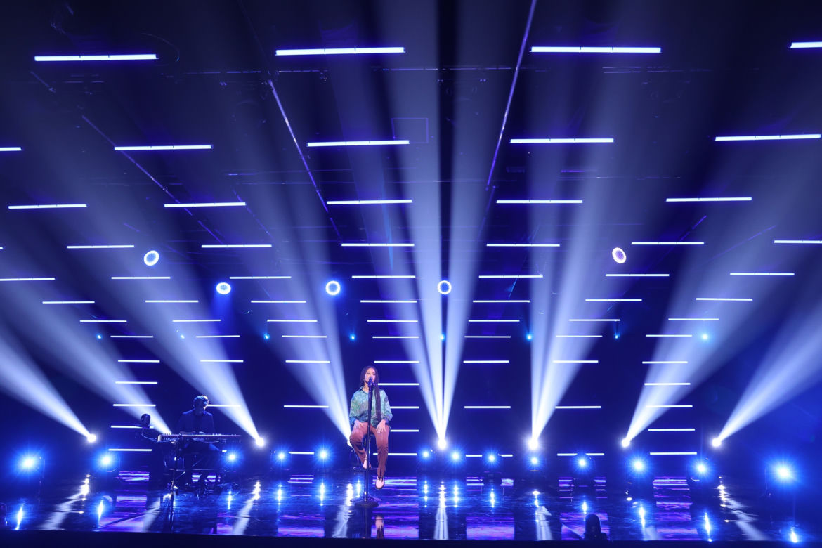 Sara James w ESKA Live