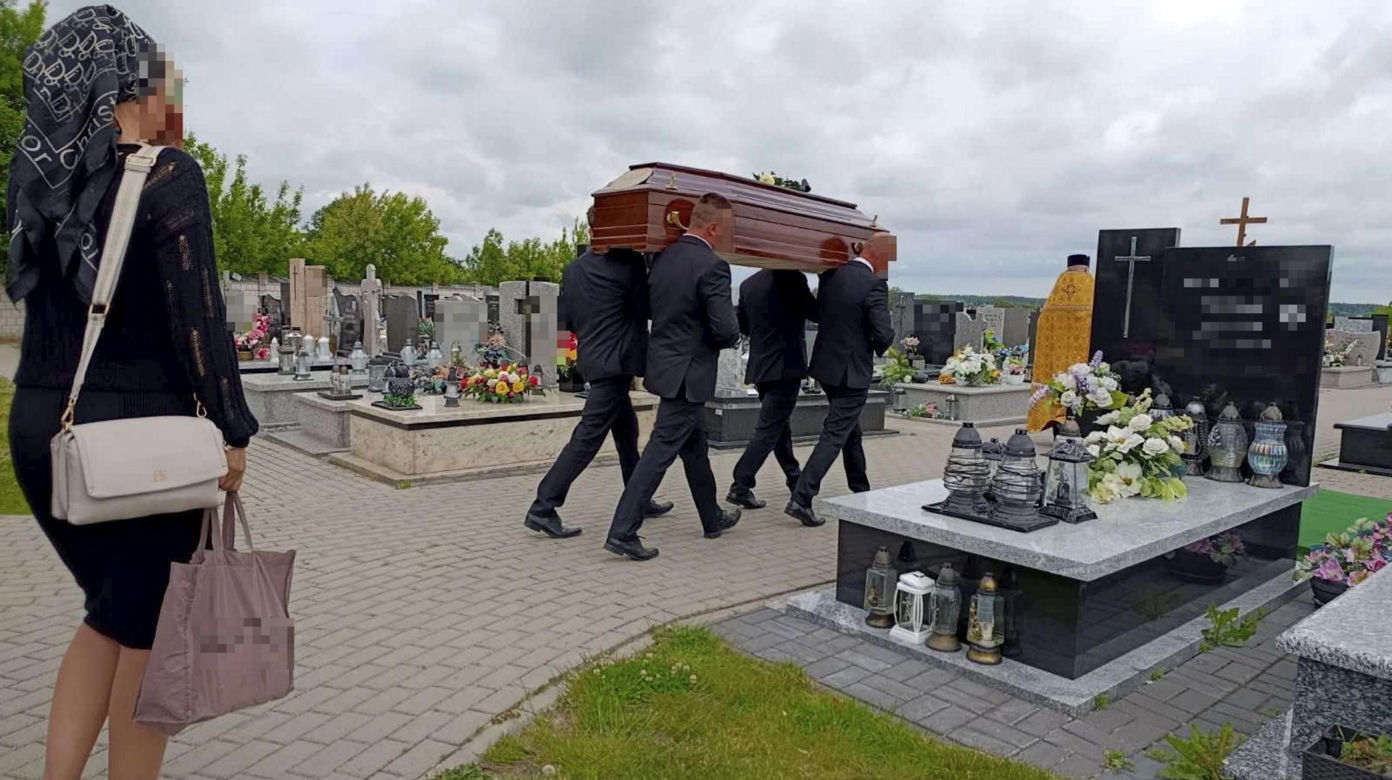 Pogrzeb pana Mikołaja z Siedlec. Do końca szukał rodziny dla 9-letniego syna. "Spełniłem swoje marzenie"