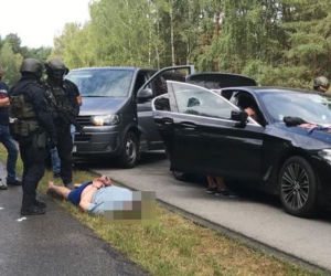 Policja zatrzymała podejrzanych o kradzież ferrari