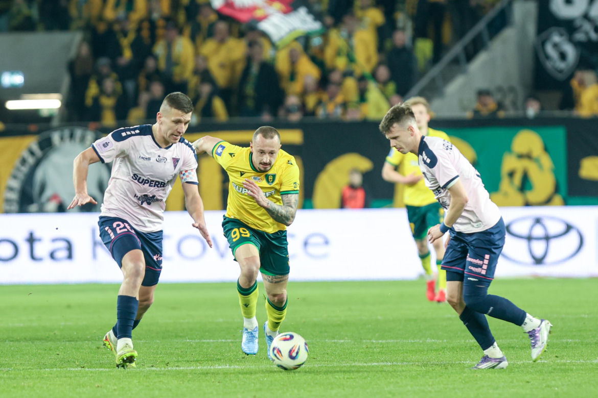 GKS Katowice - Górnik Zabrze: Zdjęcia kibiców z Derbów Śląska w ramach 23. kolejki PKO BP Ekstraklasy