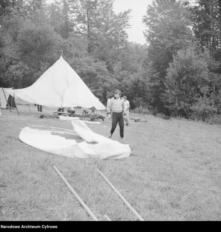 Wakacje w Bieszczadach na starych fotografiach. Tak kiedyś spędzano urlopy