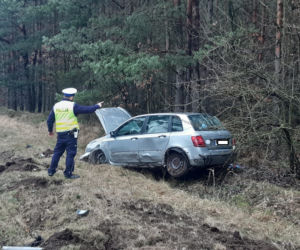 Chwile grozy w Toruniu. Kierowca miał gigantyczne szczęście!
