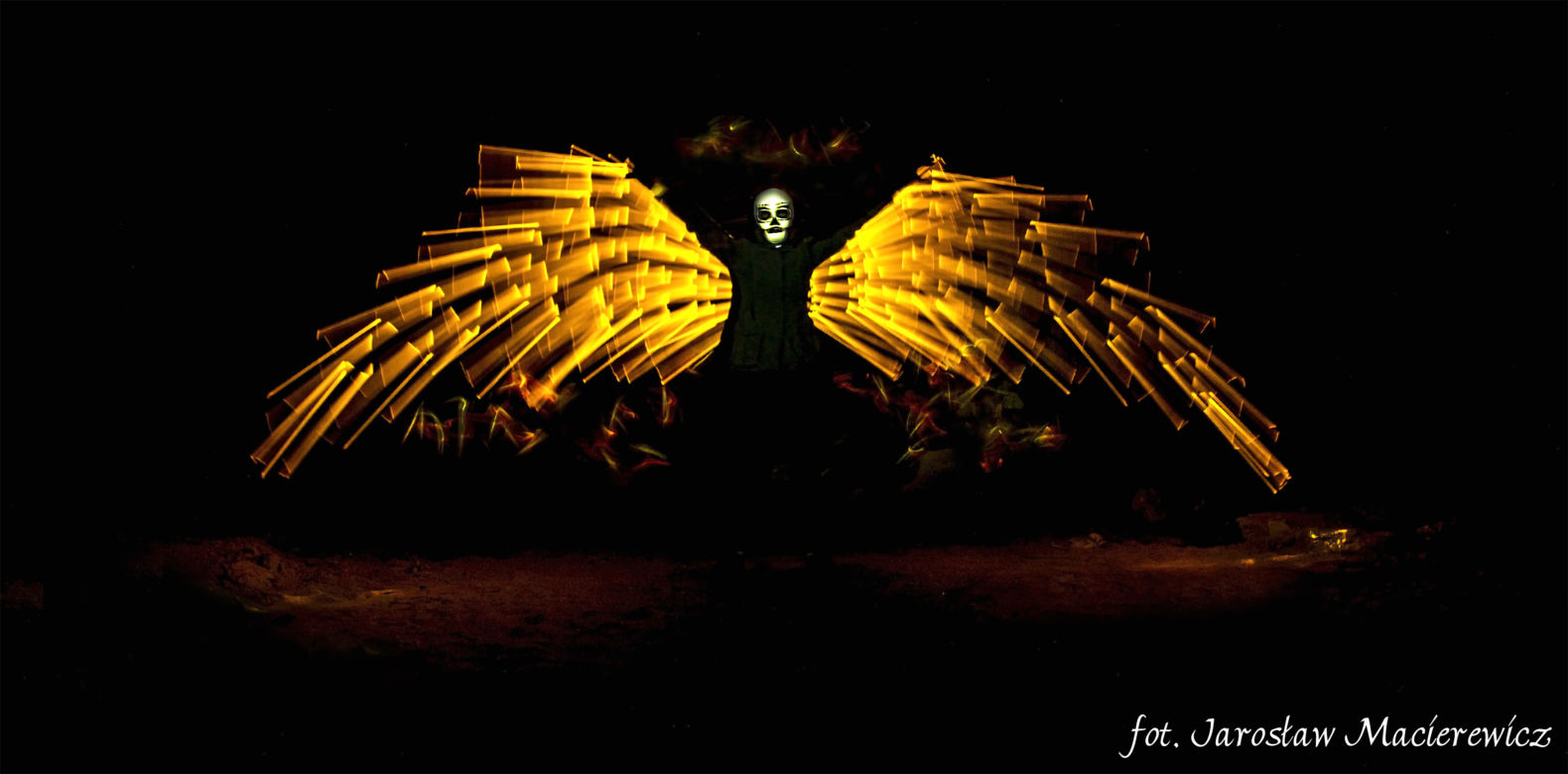 Lightpainting: Tak się maluje światłem latarki!