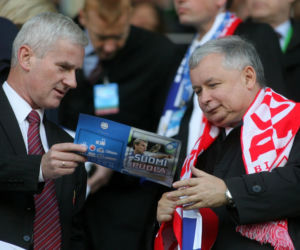 Lech Kaczyński i Jarosław Kaczyński na sportowych zdjęciach