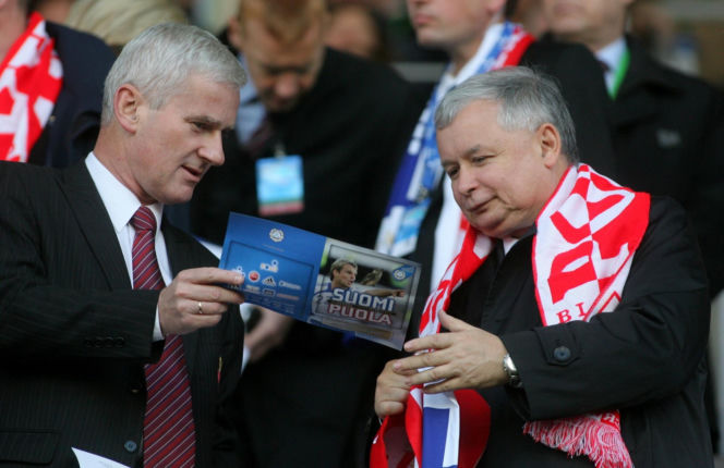 Lech Kaczyński i Jarosław Kaczyński na sportowych zdjęciach