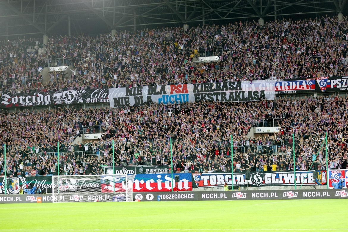 Kibice podczas meczu Górnik Zabrze - Legia Warszawa (01.04.2024)