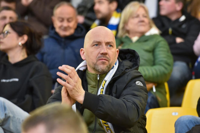 PRES Grupa Dewloperska Toruń - Abramczyk Polonia Bydgoszcz, zdjęcia kibiców i zawodników z pożegnania Adriana Miedzińskiego