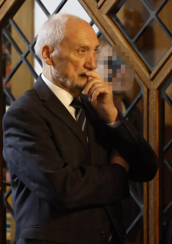 Pogrzeb Ewy Dałkowskiej. Pożegnali ją Macierewicz i Gliński 
