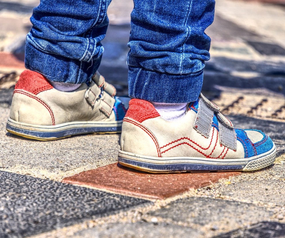 Przestraszony 8-latek samotnie szedł obwodnicą w Leżajsku. Zauważyła go przejeżdżająca kobieta