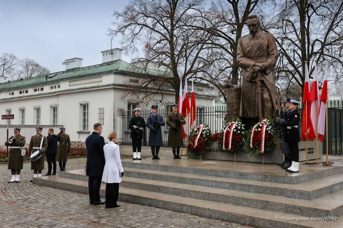 Złożenia wieńców przed pomnikami Ojców Niepodległości: Wincentego Witosa, Ignacego Jana Paderewskiego, Ignacego Daszyńskiego, Romana Dmowskiego, Wojciecha Korfantego i Marszałka Józefa Piłsudskiego.