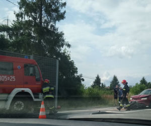 Zderzenie osobówki z motocyklem w Małopolsce [ZDJĘCIA]