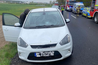 Wypadek w Potrzebowie niedaleko Leszna. Kierowca osobówki potrącił rowerzystkę 