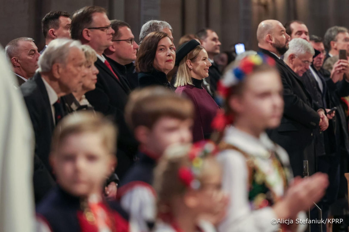 Marta Nawrocka w Paryżu. Postawiła na francuski styl