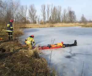 Wszedł na lód i zaczął tonąć