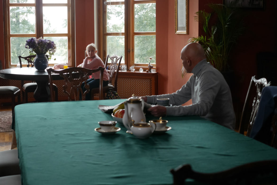 Pierwsza miłość, Julka (Łucja Kawczak), Edward (Marek Siudym)