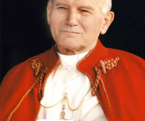 Dostał imię po papieżach Jan Franciszek