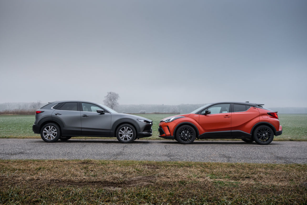 Toyota C-HR 2.0 Hybrid Dynamic Force 184 KM e-CVT vs Mazda CX-30 Skyactiv-X 180 KM 6MT AWD