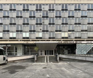 Hotel Cracovia w Krakowie się sypie