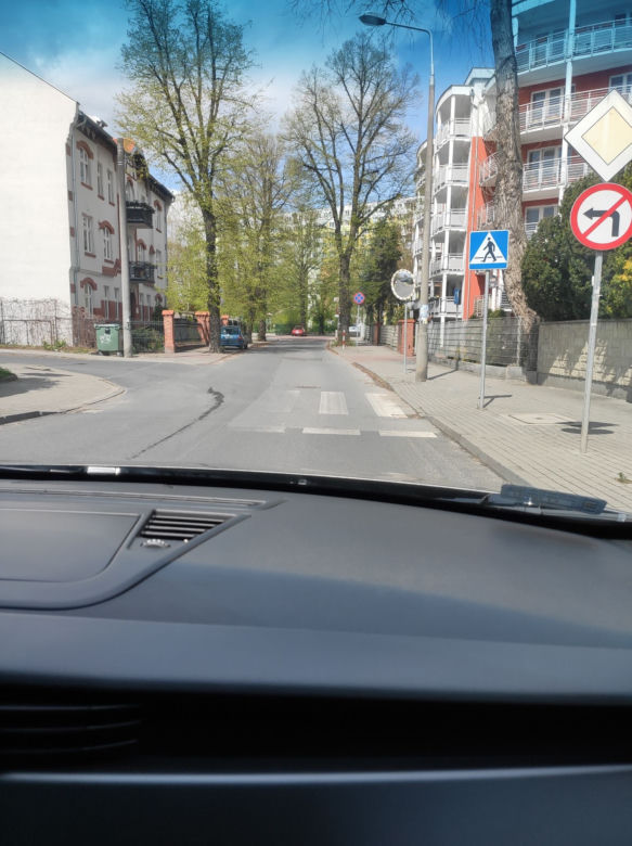 Niepomalowane pasy w Toruniu. Czytelniczka apeluje, MZD odpowiada