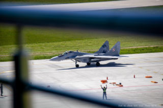 Myśliwce MiG-29 w Gdyni. Piloci rozpoczęli intensywne szkolenie na wybrzeżu