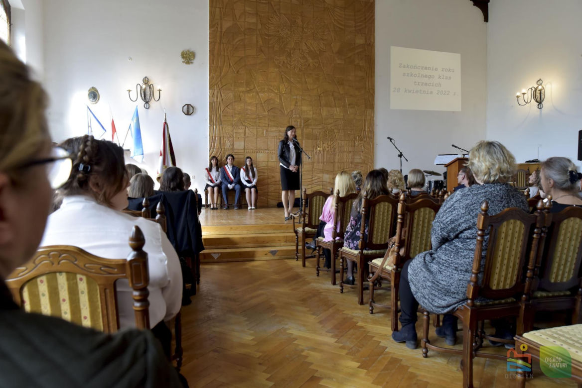 Olsztyn. Pożegnanie pierwszego rocznika międzynarodowej matury w I Liceum Ogólnokształcącym [ZDJĘCIA]
