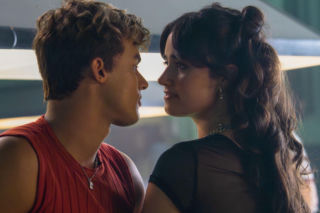 Głośny romans powraca. Autorka zapowiada zmiany w fabule 