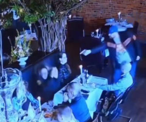 Chciał zabić żonę w restauracji! Kelner bohaterem