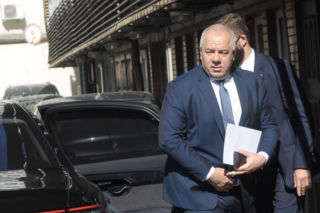 Zorganizował wybory za 70 mln złotych, prywatnie jeździ OSZCZĘDNYM autem. Taki wóz ma Jacek Sasin