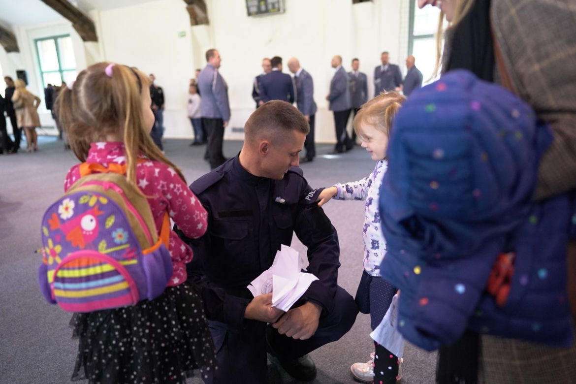 Nowi policjanci na Warmii i Mazurach. Ślubowanie złożyło 37 funkcjonariuszy [ZDJĘCIA]