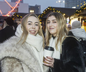 Tłumy na świątecznym Jarmarku Warszawskim. Zapytaliśmy ludzi, co o nim myślą