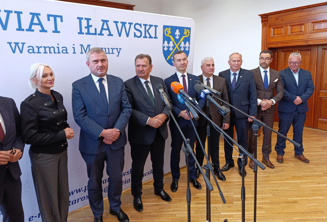 Podpisanie umów na przebudowy skrzyżowań na DK 15 w Sampławie i DK 16 w Lubajnach, Starych Jabłonkach i Zawadach Małych