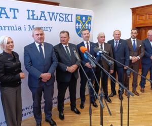 Podpisanie umów na przebudowy skrzyżowań na DK 15 w Sampławie i DK 16 w Lubajnach, Starych Jabłonkach i Zawadach Małych