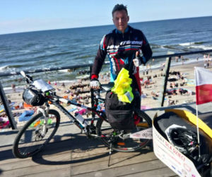Bartosz Boczar z Rzeszowa odbywa wyprawę dokoła Polski na rowerze dla chorego Mateuszka
