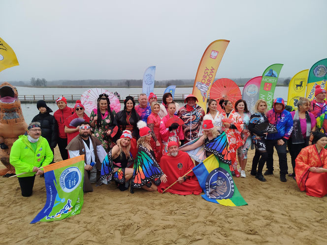 Mazowieckie Morsy otworzyły sezon morsowania 2025/2026 nad zalewem w Siedlcach