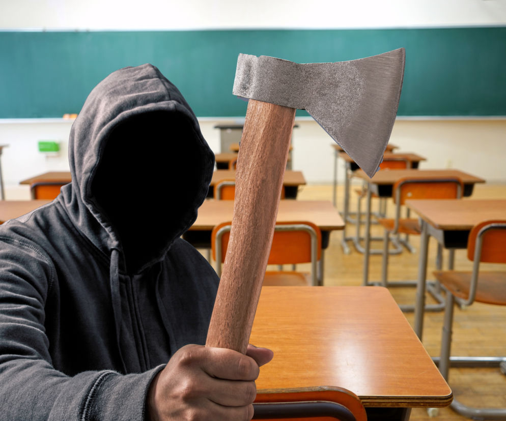 Groza w warszawskiej szkole! Nauczyciel zaatakował swojego kolegę siekierą! Nowe ustalenia