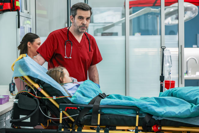 Szpital św. Anny, odcinek 99: Tomek wyjawia Wojtkowi plan ponownych oświadczyn. Fidor, podwożąc Hankę, wzbudza niepokój Kai