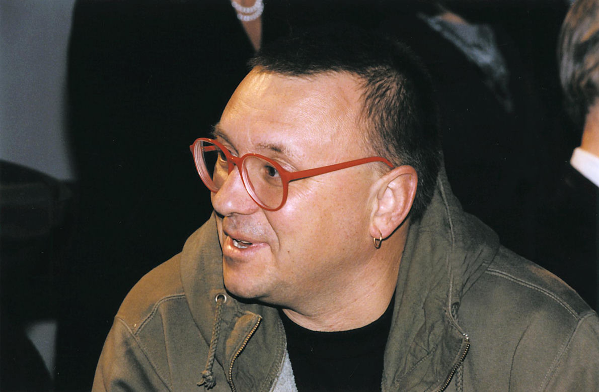 Jerzy Owsiak na przestrzeni lat. Tak zmieniał się jego charakterystyczny wizerunek