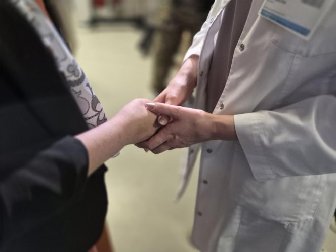 "Pazurami wyrywaliśmy ją śmierci". Lekarze z Białegostoku cudem uratowali 36-letnią Justynę