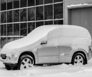 Strażnicy miejscy pomogą przy rozładowanym akumulatorze 