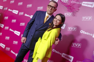 Maciej Orłoś z ukochaną zdecydowali się na ważny krok. Małżeństwo im służy?