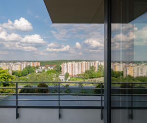Damrota Garden - apartamentowiec w Katowicach z drzewami na fasadzie i dachu - czerwiec 2026