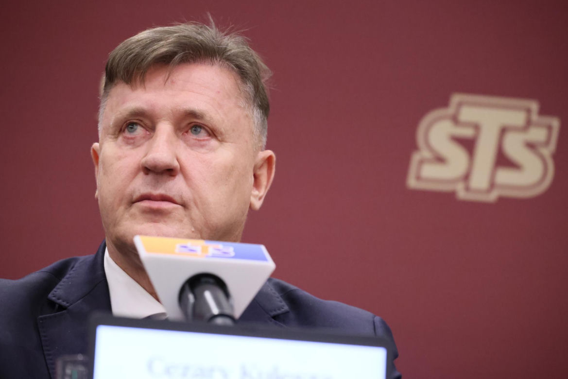 Cezary Kulesza i jego nowa fryzura