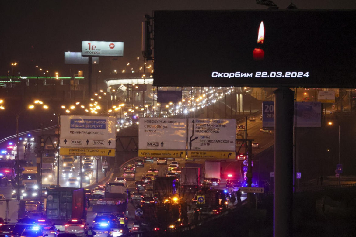 Kilkanaście osób zginęło, kilkadziesiąt rannych w strzelaninie w sali koncertowej pod Moskwą